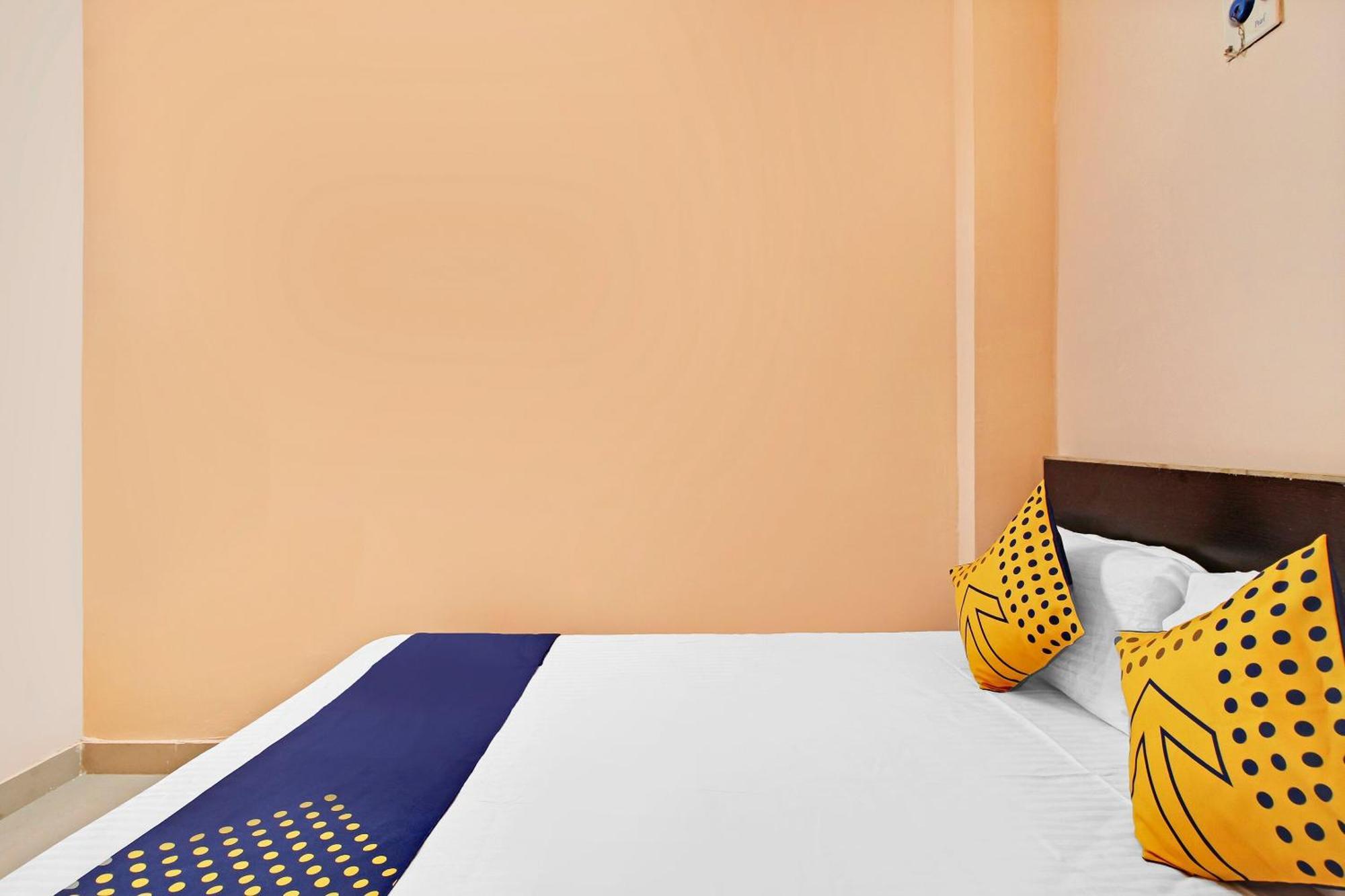 Spot On Sitara Grand Lodge Warangal Exterior foto