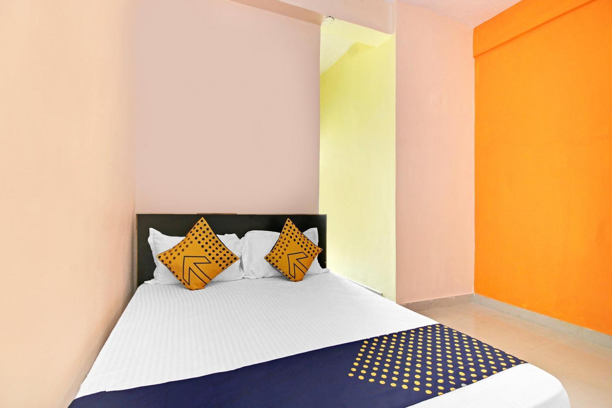 Spot On Sitara Grand Lodge Warangal Exterior foto